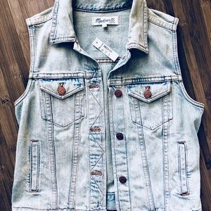 **NWT** Madewell The Jean Vest in Clear Blue